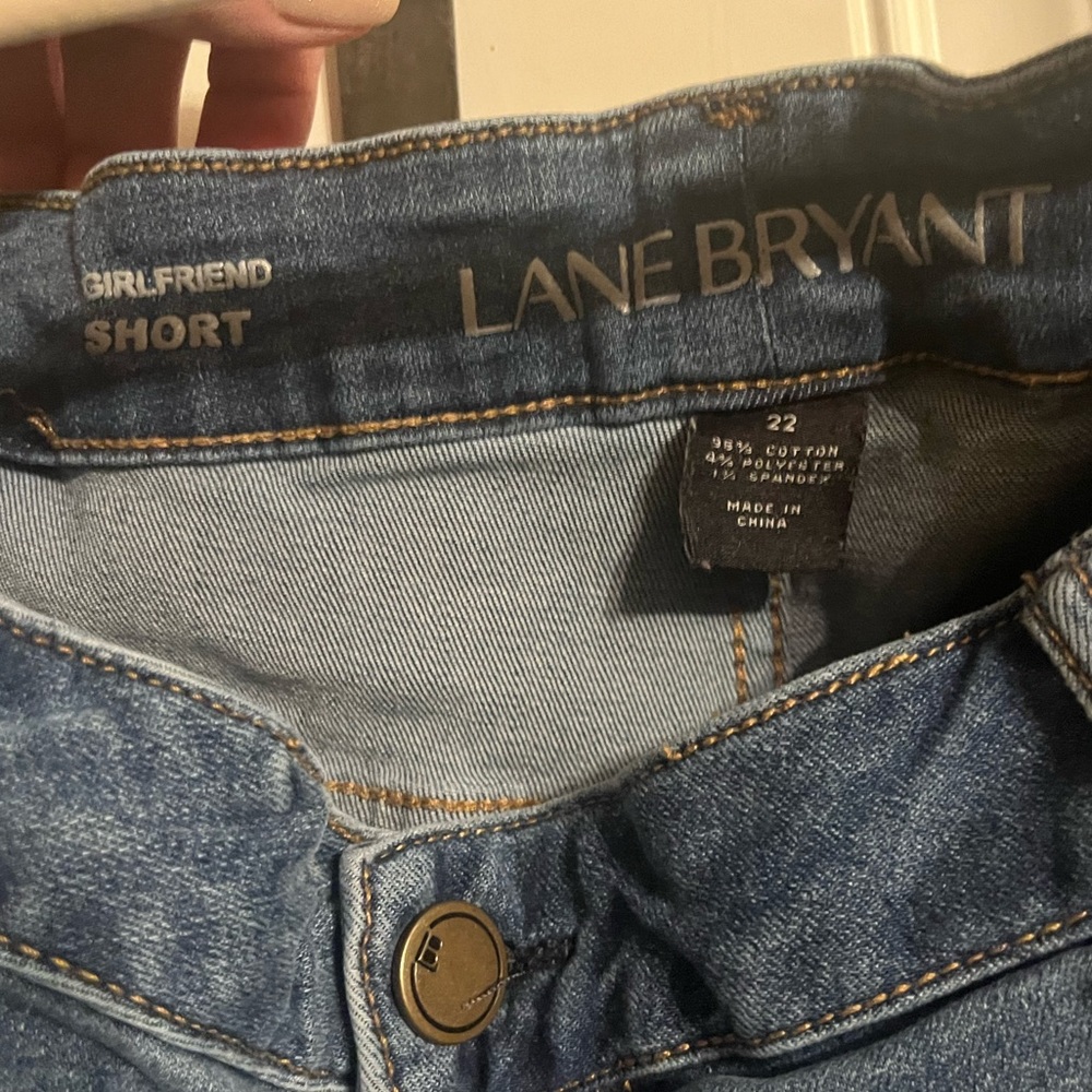 Lane Bryant “girlfriend short” style jean shorts  size 22